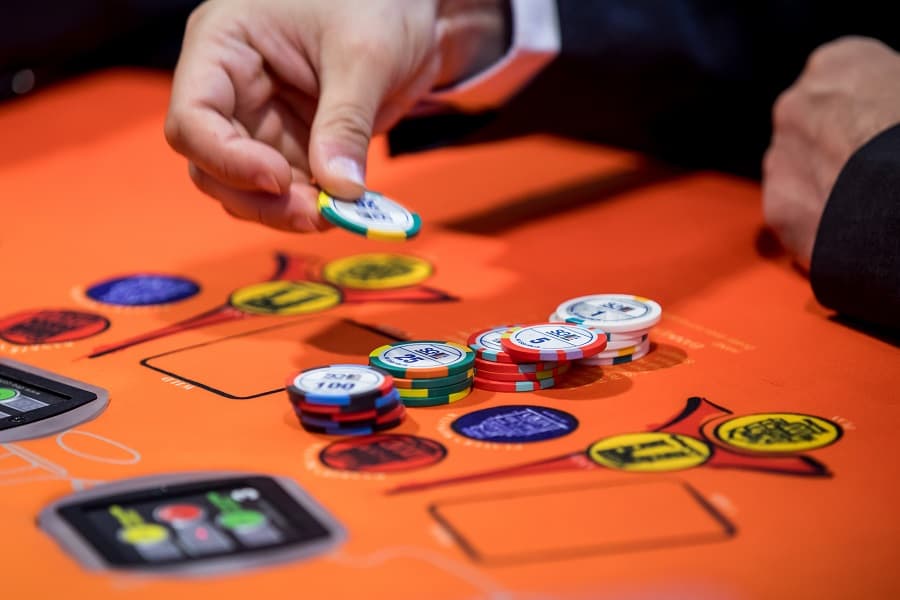 Sự thú vị trong quy tắc của 2 loại Poker đặc biệt Su thu vi trong quy tac cua 2 loai Poker dac biet