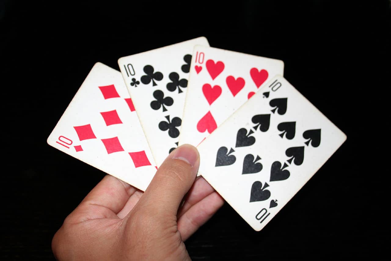 Tại sao game bài sâm lại thu hút được số lượng lớn người chơi tham gia Tai sao game bai sam lai thu hut duoc so luong lon nguoi choi tham gia