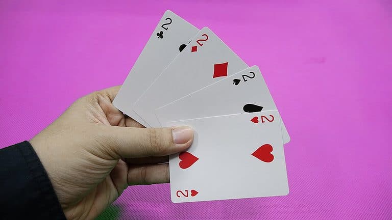 Những điều mà người mới bước vào sân chơi Phỏm cần biết để có được chiến thắng trước đối thủ
