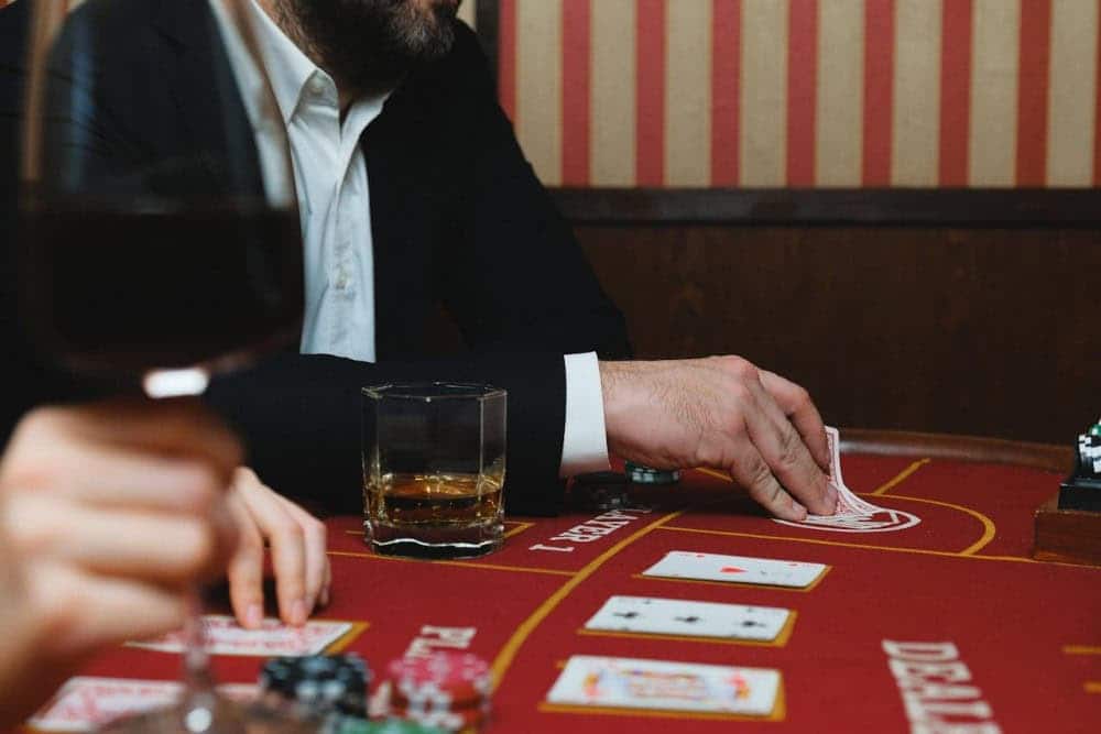 Cách chia bài và tính điểm blackjack